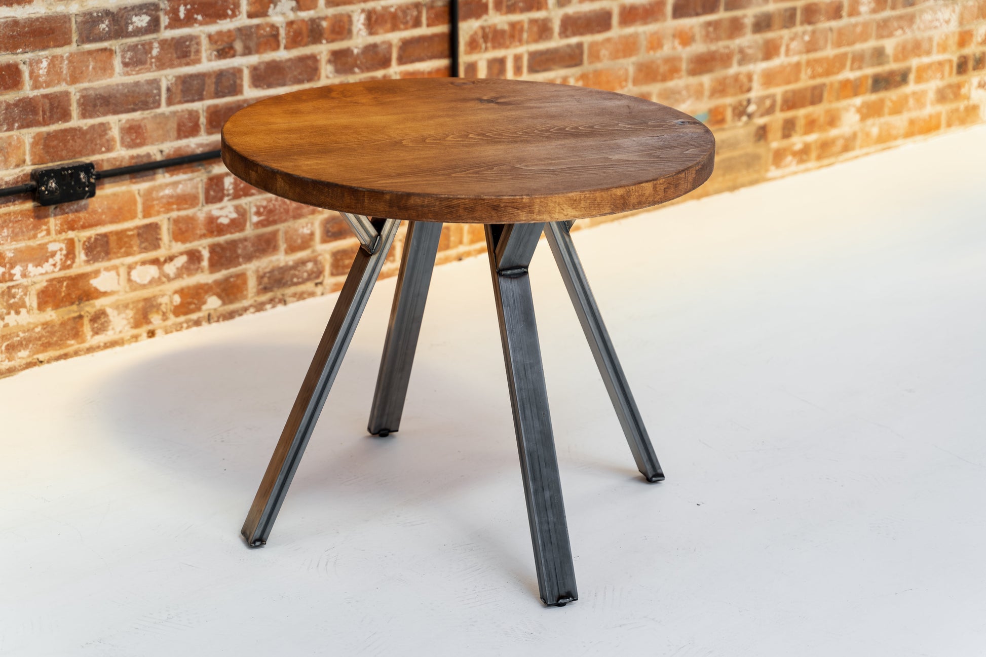 Round Dining Table – Rust and Oak