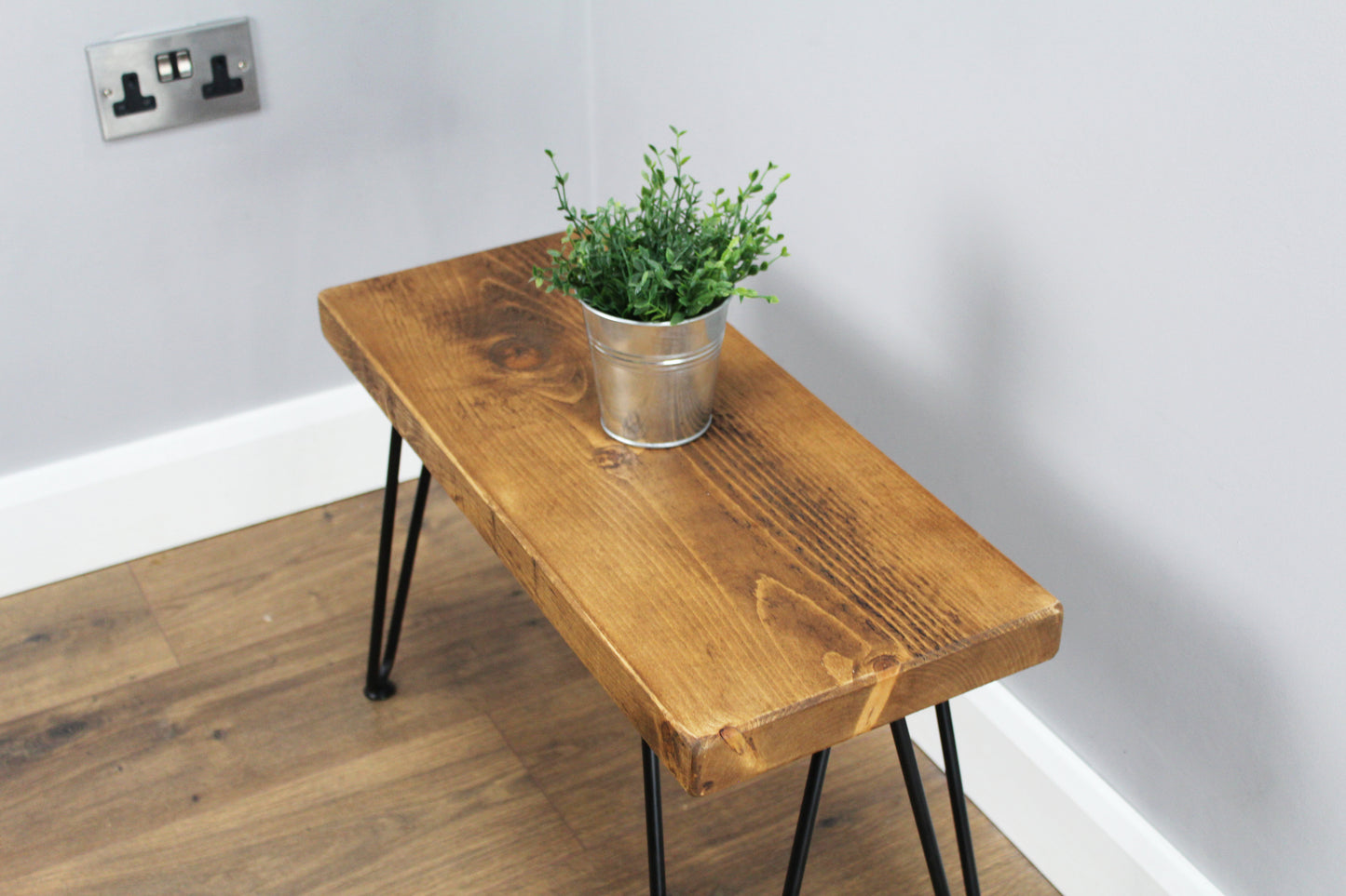 Minimalist Side Table with Hairpin Legs